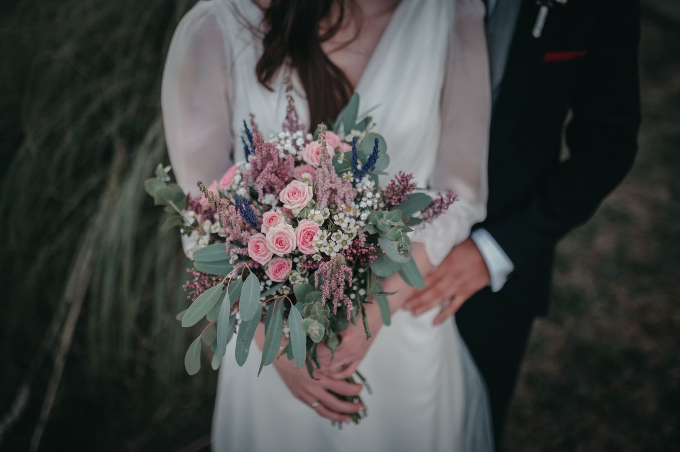 Detalle del ramo de flores de la novia
